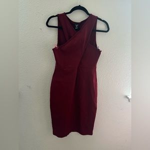 Windsor burgundy tummy peep hole dress L